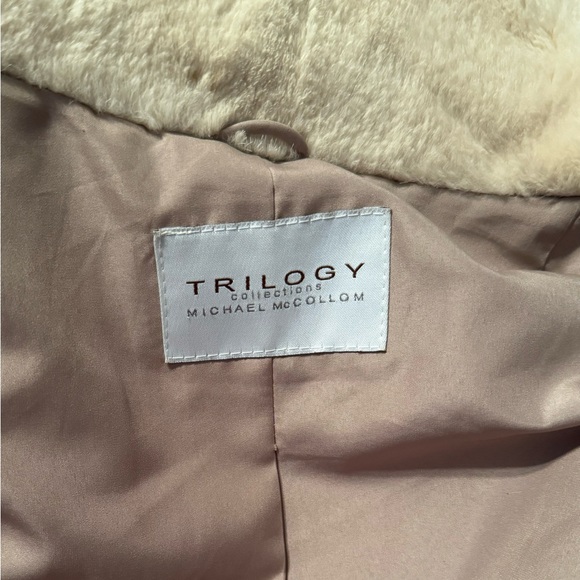 Trilogy, Michael McCollon collection Luxury White Rabbit Fur coat,Neiman Marcus. - Picture 8 of 10